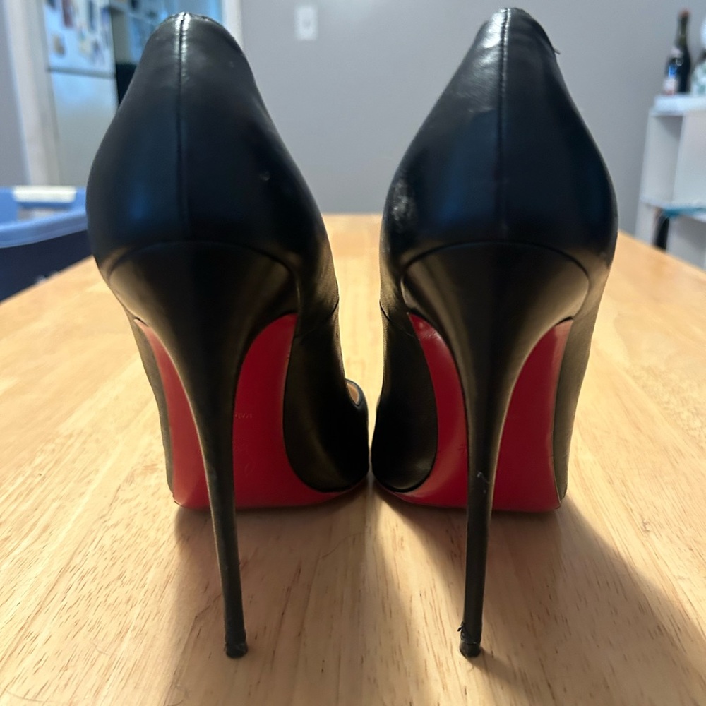 Christian Louboutin So Kate Size 9 / 39 Euro